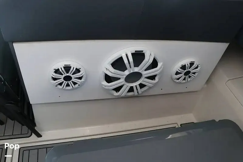 Slide: The Image of Regal Commodore 360 1991 - 14209589