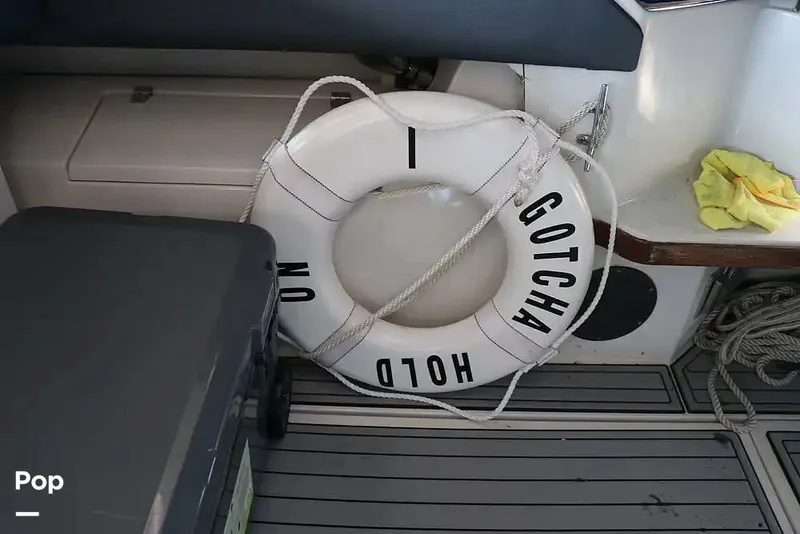 Slide: The Image of Regal Commodore 360 1991 - 14209600