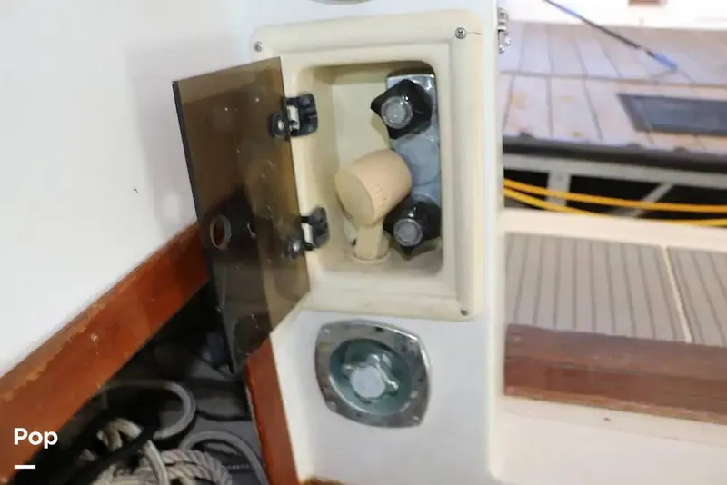 Slide: The Image of Regal Commodore 360 1991 - 14209617