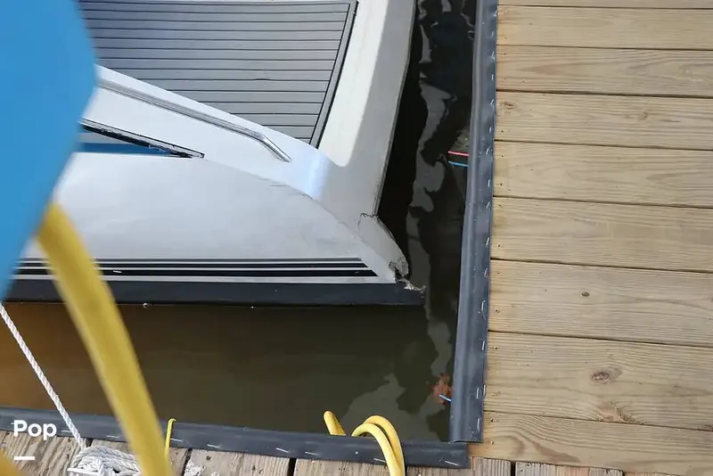 Slide: The Image of Regal Commodore 360 1991 - 14209621