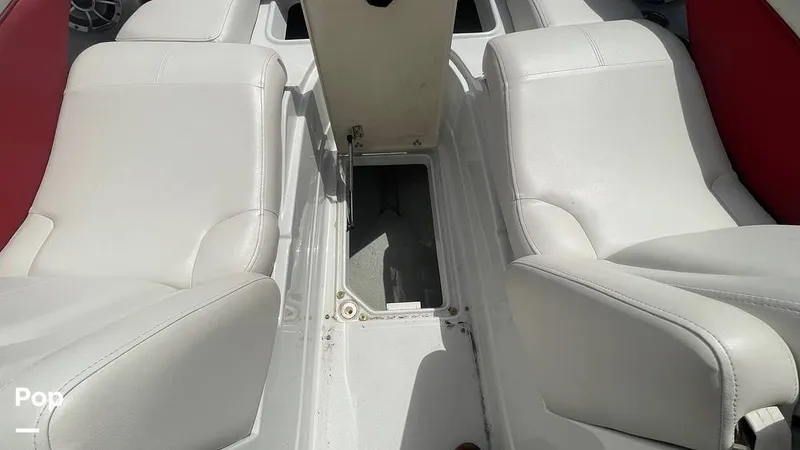 Slide: The Image of Crownline Boats E24 XS 2018 - 15315786
