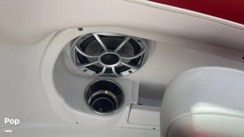 Slide: The Image of Crownline Boats E24 XS 2018 - 15315793