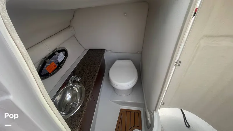 Slide: The Image of Crownline Boats E24 XS 2018 - 15315801