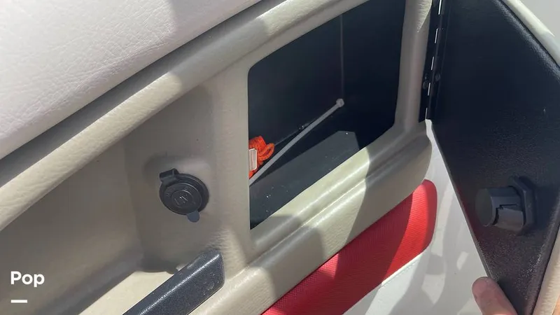 Slide: The Image of Crownline Boats E24 XS 2018 - 15315806