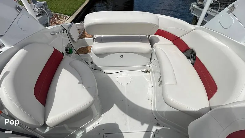 Slide: The Image of Crownline Boats E24 XS 2018 - 15315822