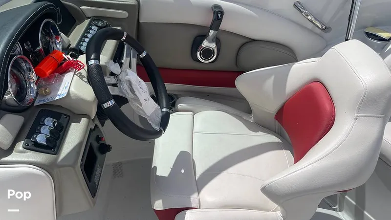 Slide: The Image of Crownline Boats E24 XS 2018 - 15315792