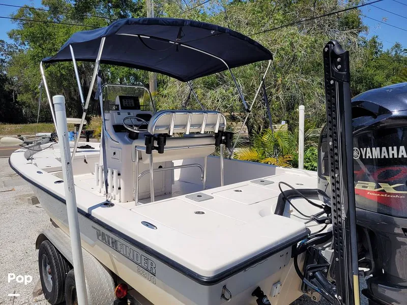 Slide: The Image of Pathfinder 2200 V 2005 - 14302742