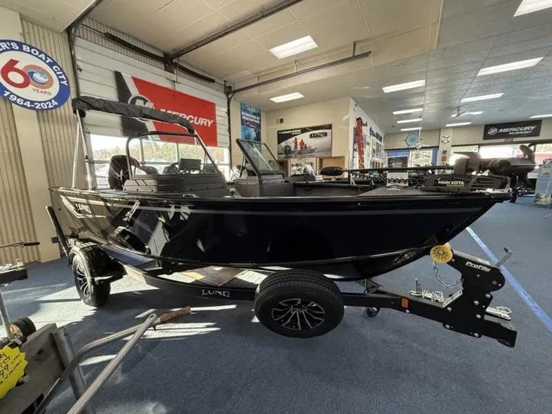 Slide: The Image of Lund 1800 Explorer Sport 2026 - 5