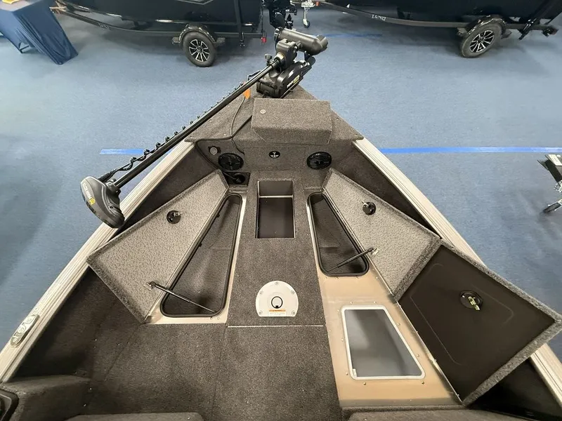 Slide: The Image of Lund 1775 Impact XS Sport 2026 - 12