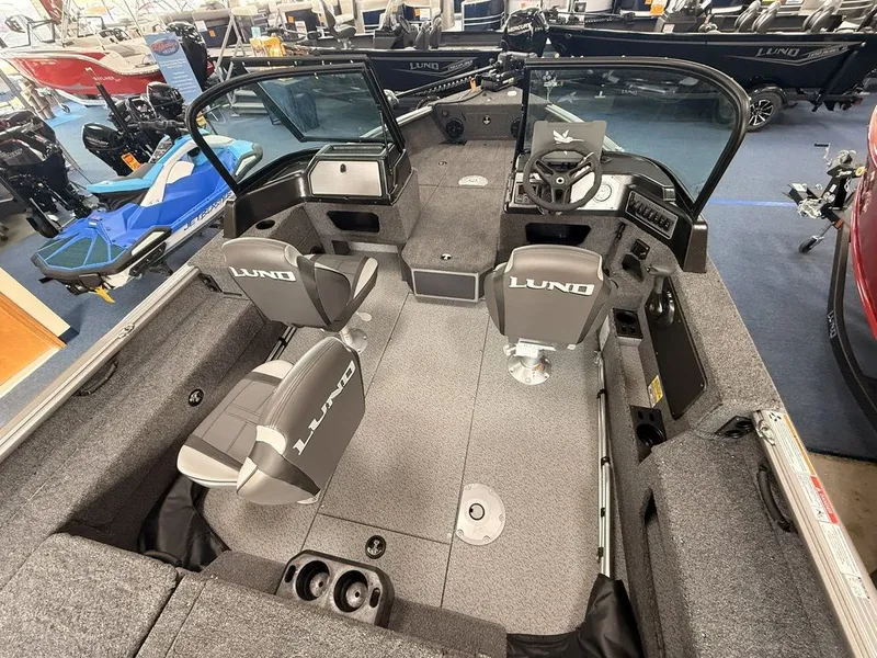 Slide: The Image of Lund 1775 Impact XS Sport 2026 - 7