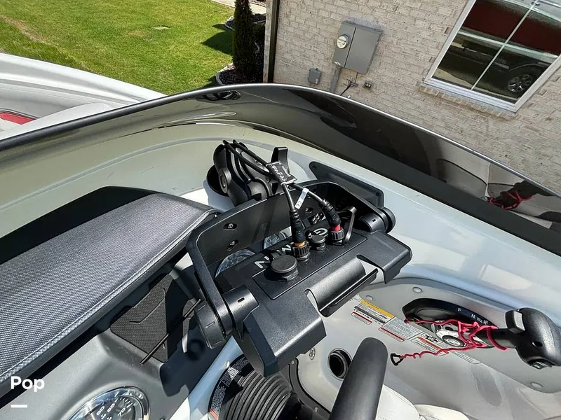 Slide: The Image of Tahoe 210 Si Limited 2022 - 14242330