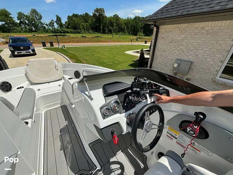 Slide: The Image of Tahoe 210 Si Limited 2022 - 14242340