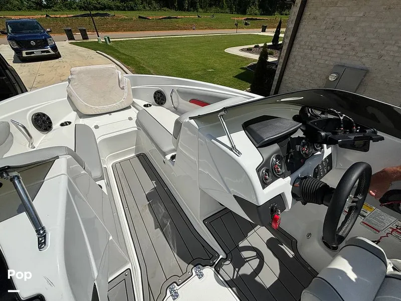 Slide: The Image of Tahoe 210 Si Limited 2022 - 14242342