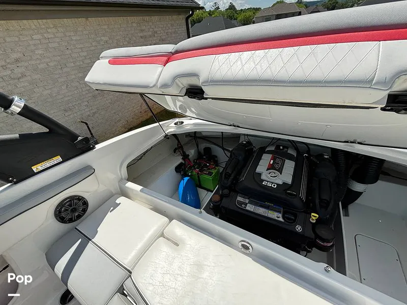 Slide: The Image of Tahoe 210 Si Limited 2022 - 14242398