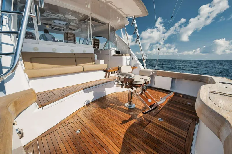Slide: The Image of Hatteras 45 Express 2016 - 42