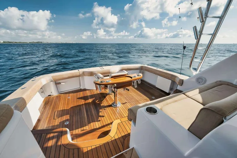 Slide: The Image of Hatteras 45 Express 2016 - 30