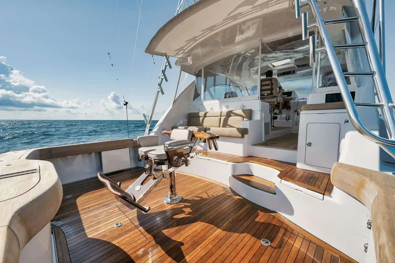 Slide: The Image of Hatteras 45 Express 2016 - 39
