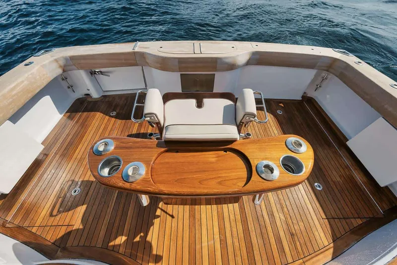 Slide: The Image of Hatteras 45 Express 2016 - 33