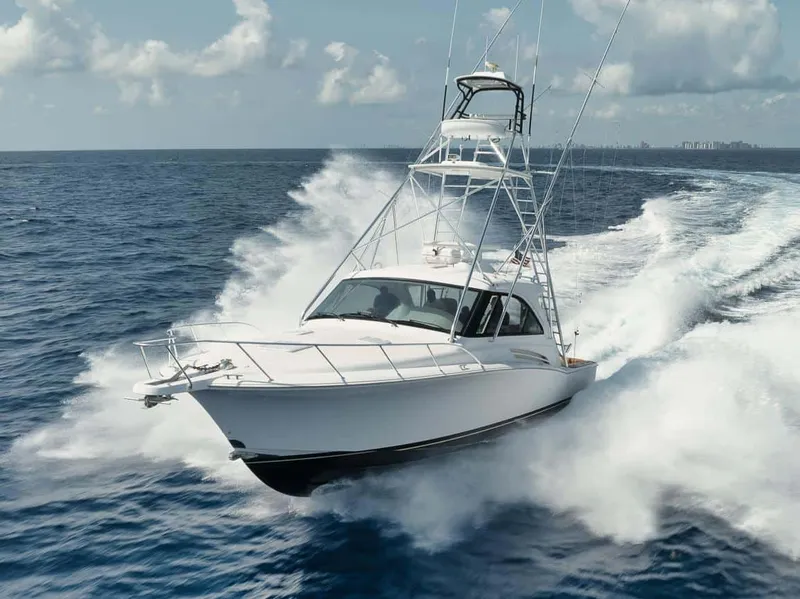 Slide: The Image of Hatteras 45 Express 2016 - 10
