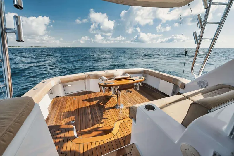 Slide: The Image of Hatteras 45 Express 2016 - 31