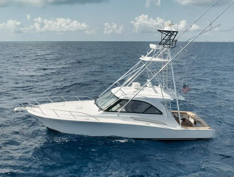 Slide: The Image of Hatteras 45 Express 2016 - 3