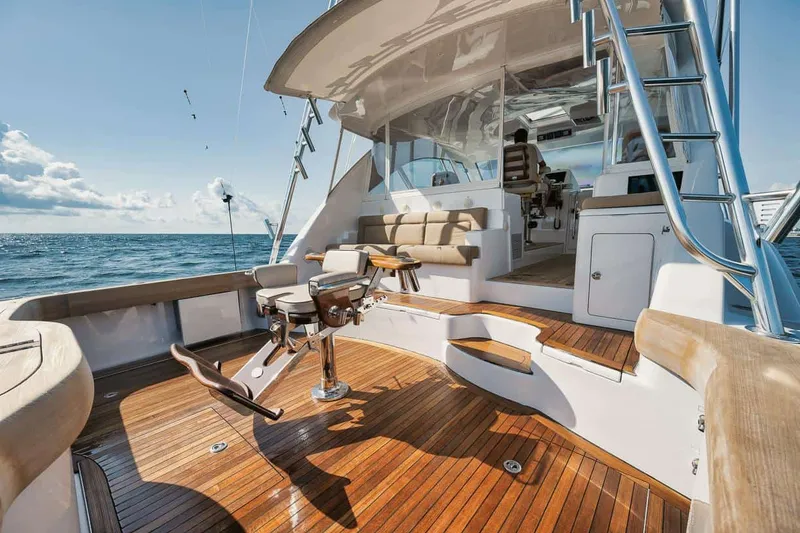 Slide: The Image of Hatteras 45 Express 2016 - 38