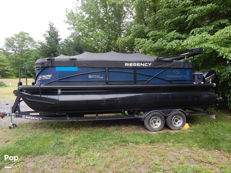 Slide: The Image of Regency 210 DL3 2019 - 14191838