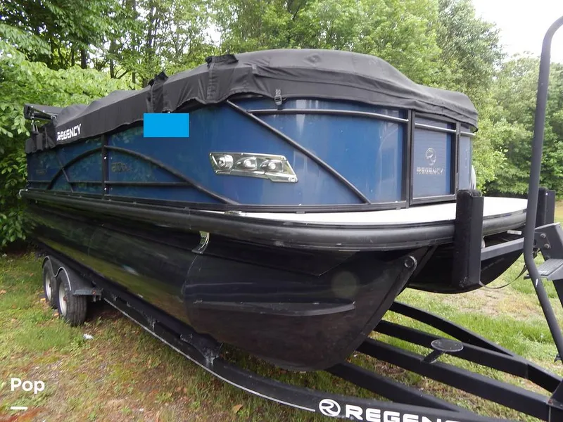 Slide: The Image of Regency 210 DL3 2019 - 14191845