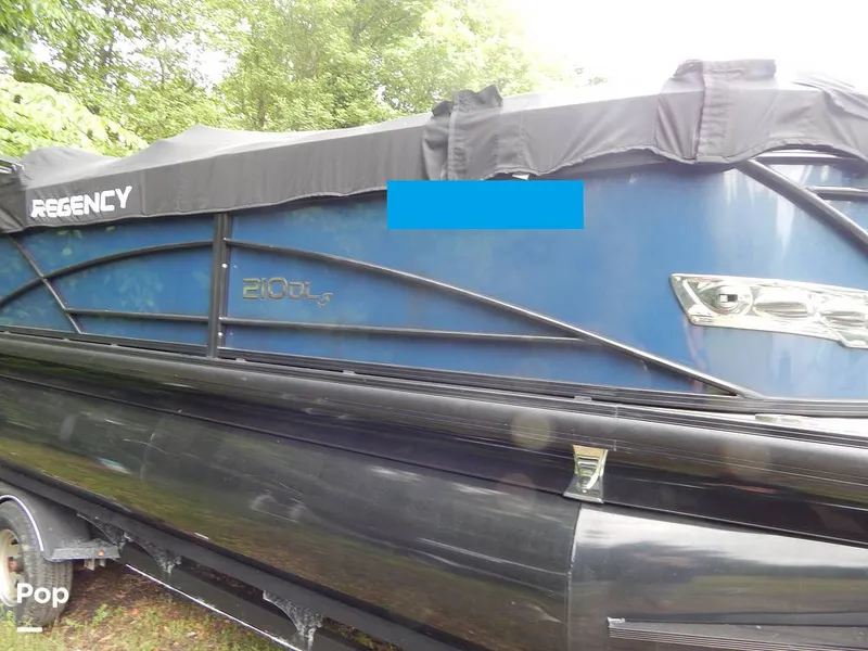 Slide: The Image of Regency 210 DL3 2019 - 14191846