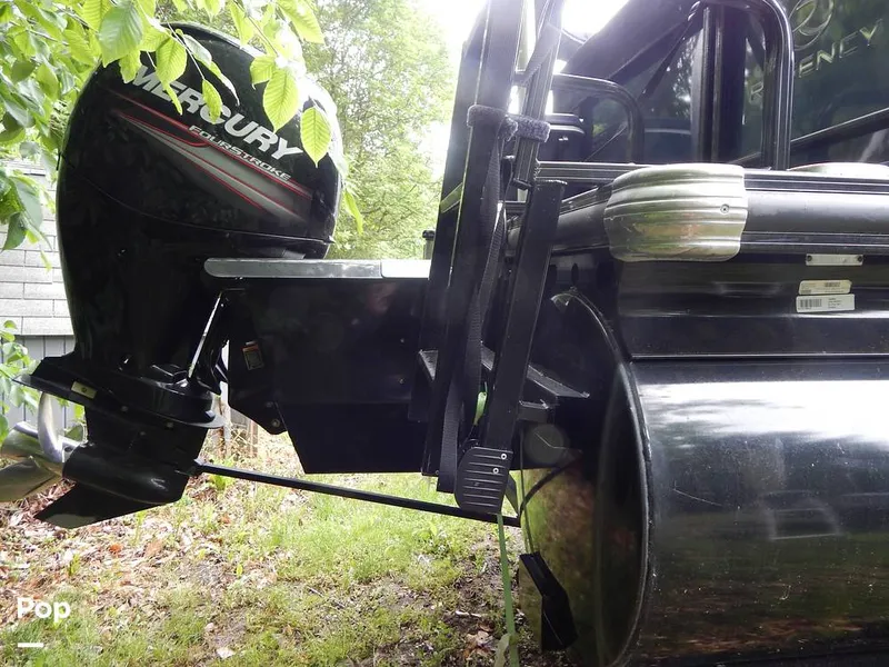 Slide: The Image of Regency 210 DL3 2019 - 14191850