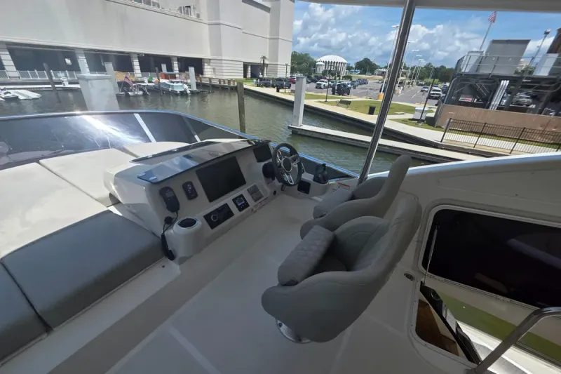 Slide: The Image of Absolute 47 Fly 2021 - 12