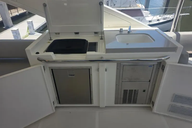 Slide: The Image of Absolute 47 Fly 2021 - 13