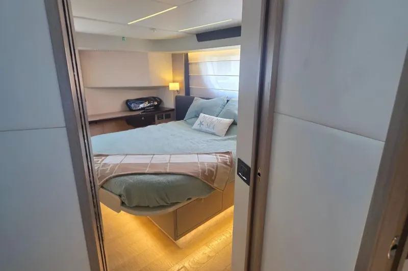 Slide: The Image of Absolute 47 Fly 2021 - 14