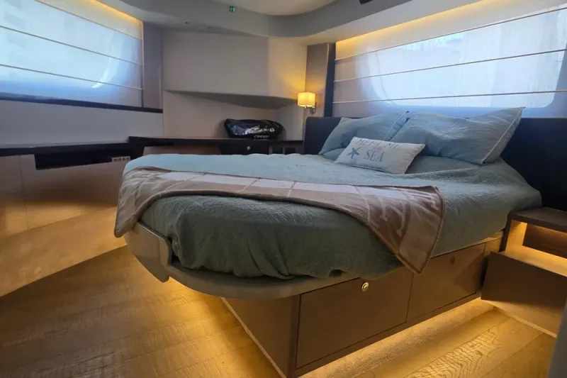 Slide: The Image of Absolute 47 Fly 2021 - 17