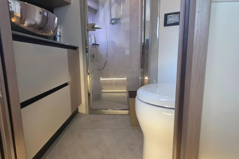 Slide: The Image of Absolute 47 Fly 2021 - 21