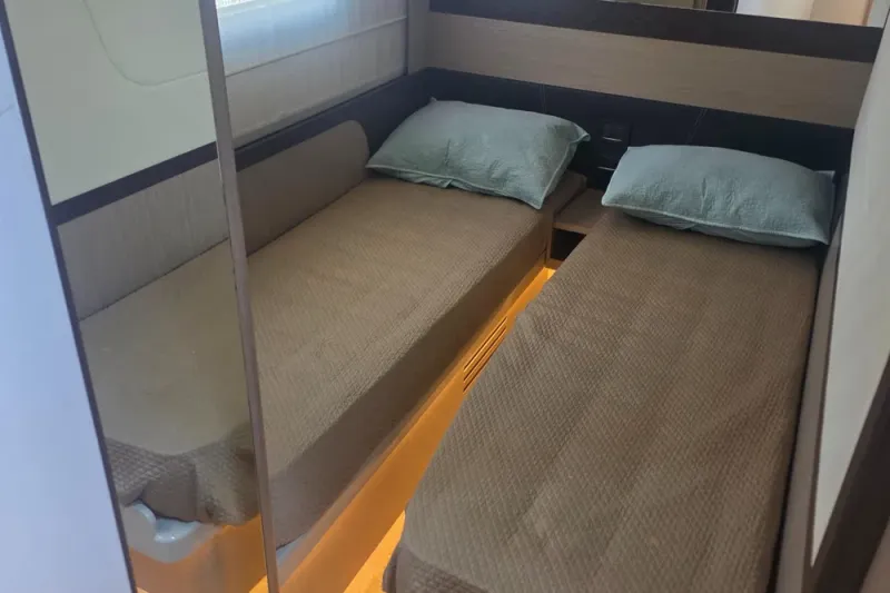 Slide: The Image of Absolute 47 Fly 2021 - 22