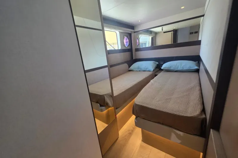 Slide: The Image of Absolute 47 Fly 2021 - 25