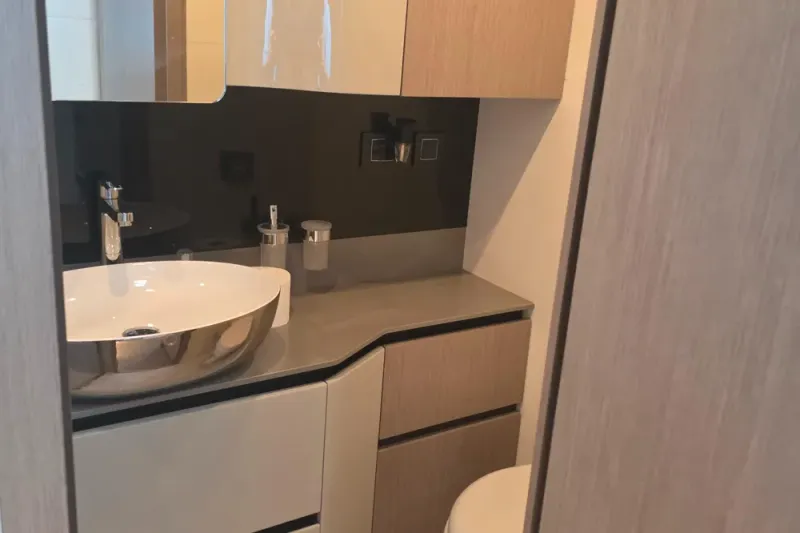 Slide: The Image of Absolute 47 Fly 2021 - 33