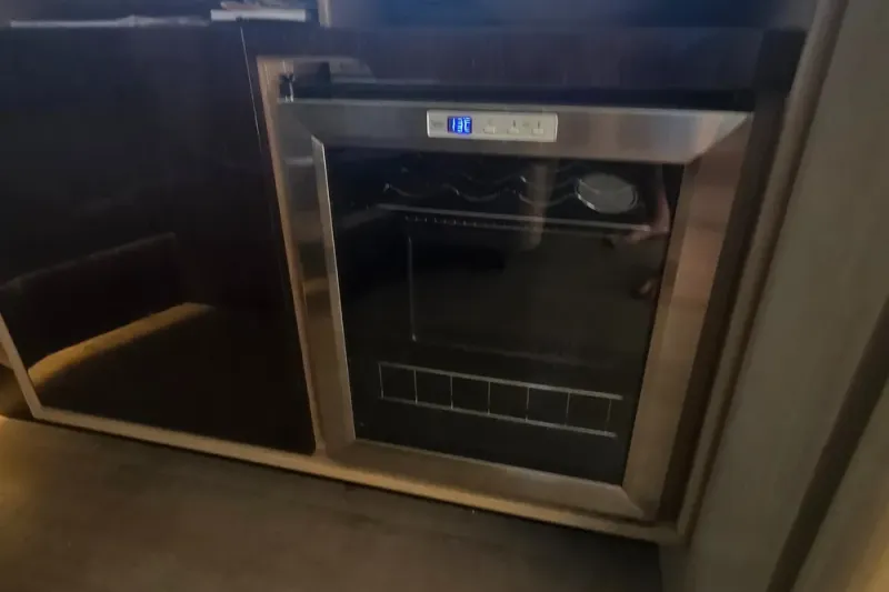 Slide: The Image of Absolute 47 Fly 2021 - 48