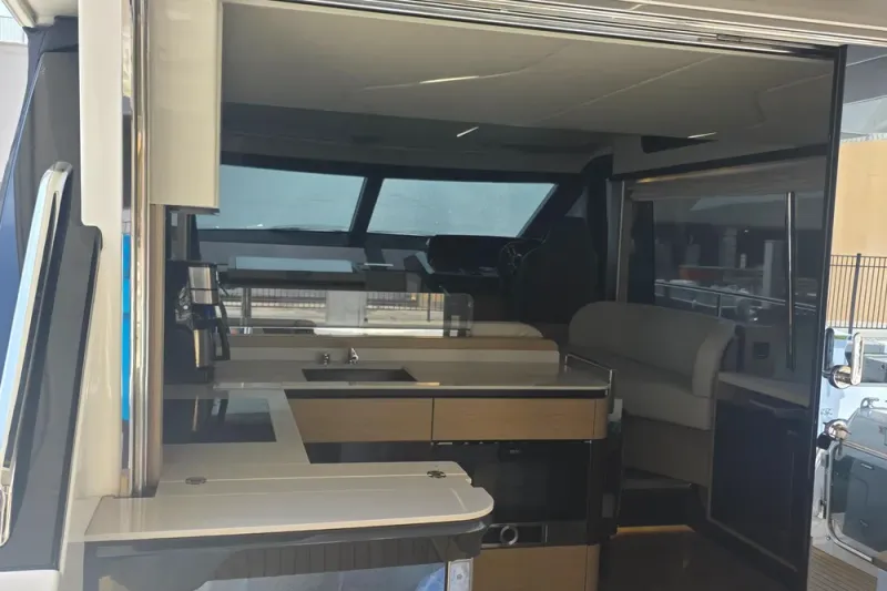 Slide: The Image of Absolute 47 Fly 2021 - 49