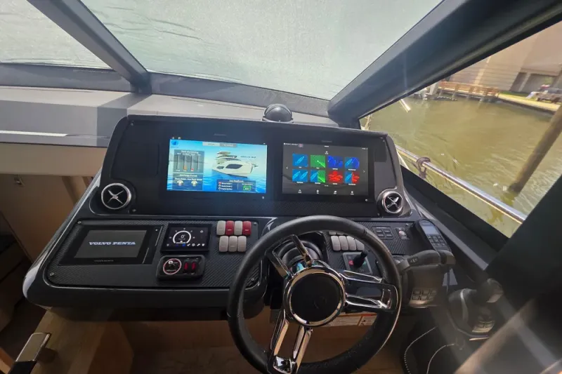 Slide: The Image of Absolute 47 Fly 2021 - 51