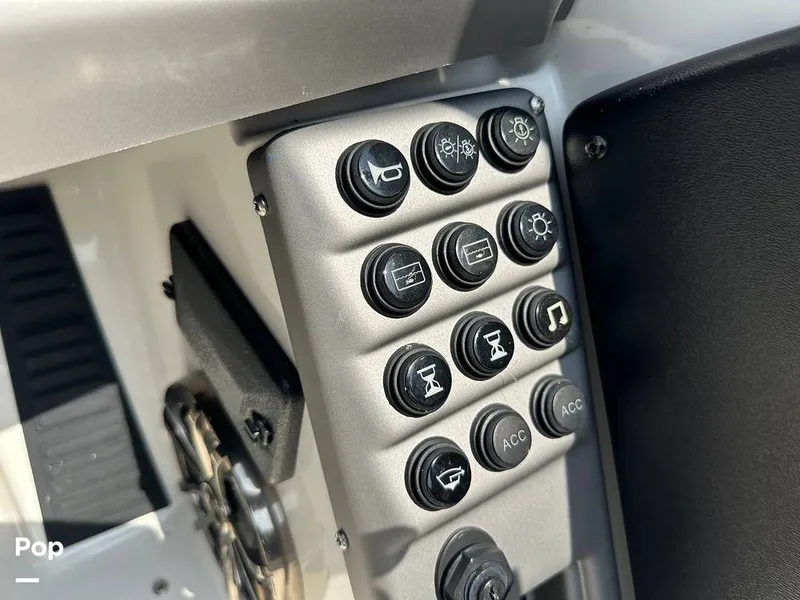 Slide: The Image of Ranger Boats Reatta 1850MS 2021 - 14185534