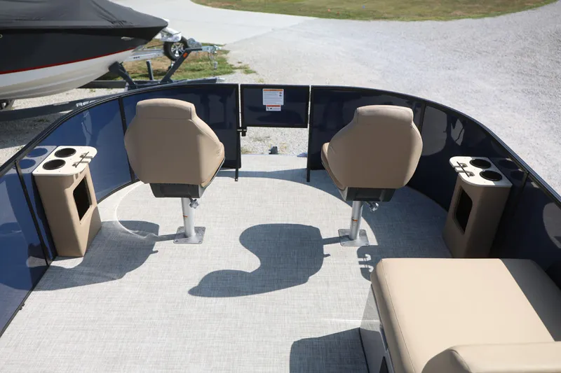 Slide: The Image of LOWE LF214 2026 - 12