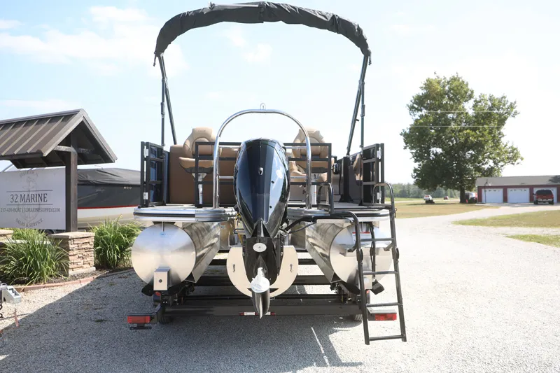 Slide: The Image of LOWE LF214 2026 - 6