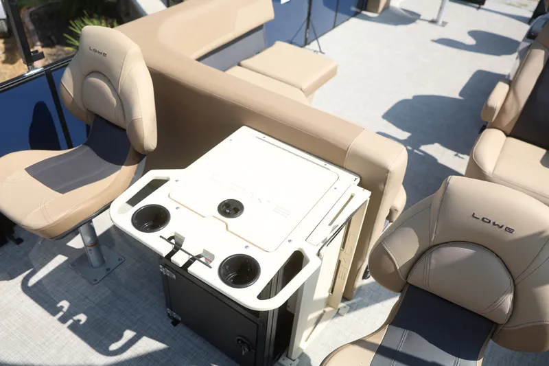 Slide: The Image of LOWE LF214 2026 - 9