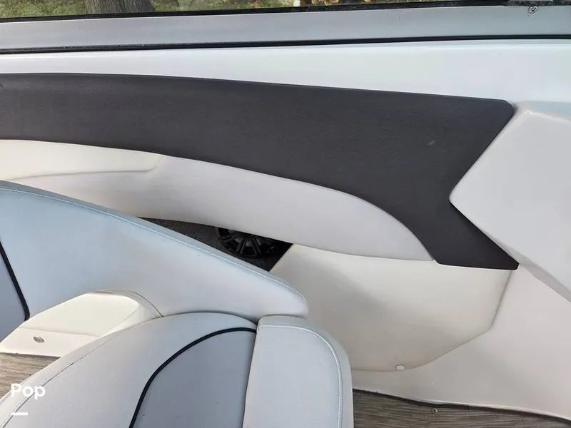 Slide: The Image of Rinker 21QX 2018 - 15311004