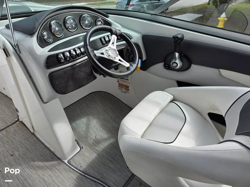 Slide: The Image of Rinker 21QX 2018 - 15311025