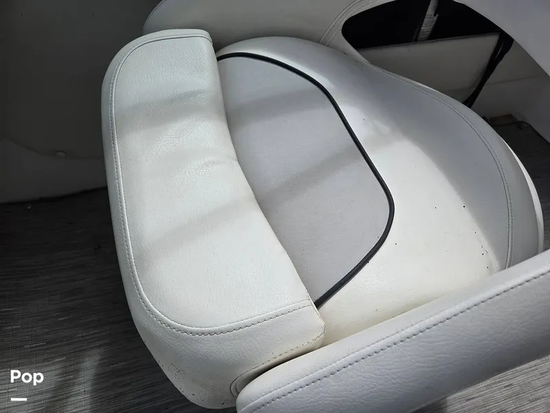 Slide: The Image of Rinker 21QX 2018 - 15311026