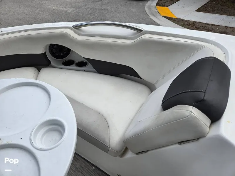 Slide: The Image of Rinker 21QX 2018 - 15311037