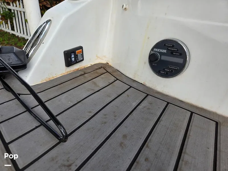 Slide: The Image of Rinker 21QX 2018 - 15311054